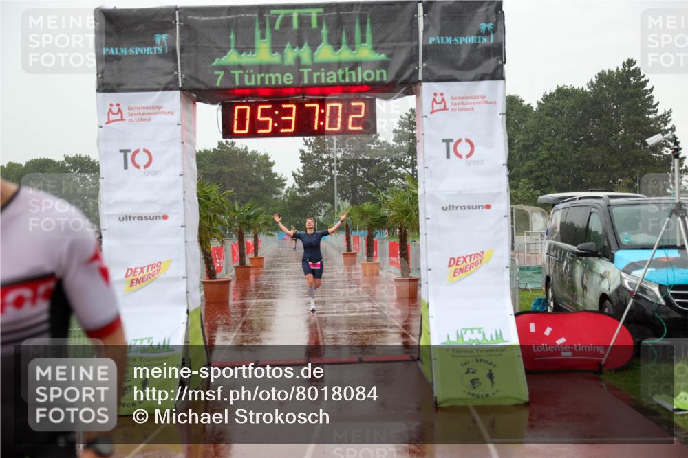 15.06.2025 - 7 Türme Triathlon Michael Strokosch http://msf.ph/oto/8018084 15.06.2025 15:37:02 Ziel 298, 339 meine-sportfotos.de