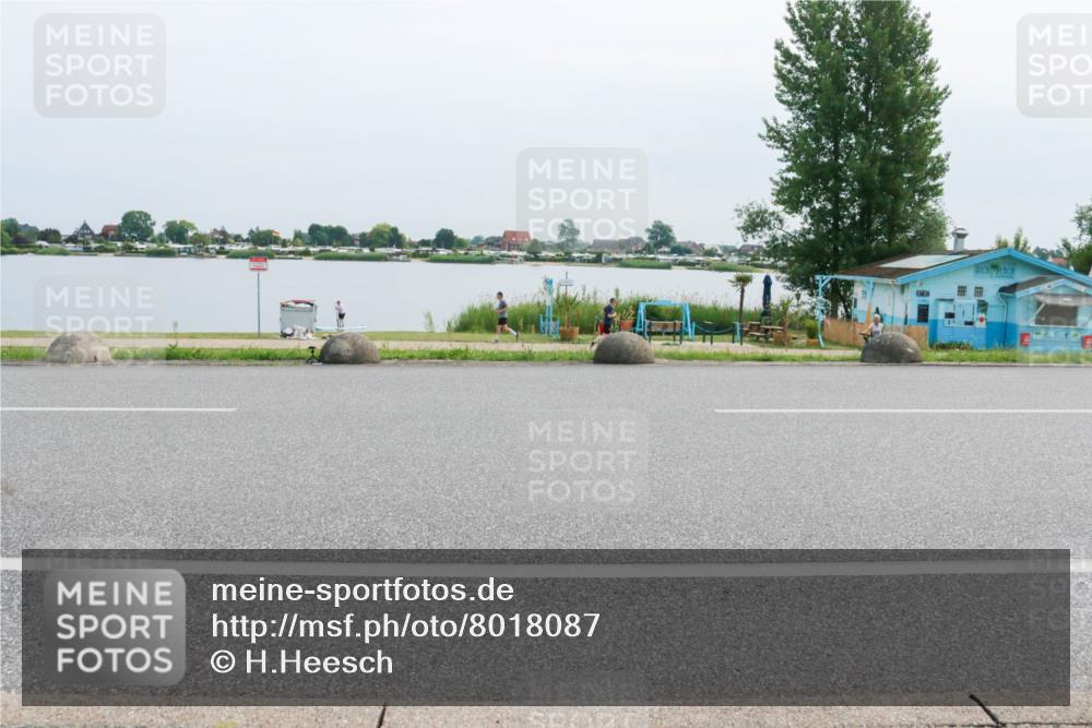 15.06.2025 - 27. Vierlanden-Triathlon H.Heesch http://msf.ph/oto/8018087 15.06.2025 11:14:30 Radfahren 19, 380, 663, 855 meine-sportfotos.de