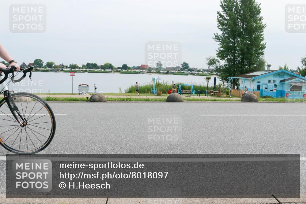 15.06.2025 - 27. Vierlanden-Triathlon H.Heesch http://msf.ph/oto/8018097 15.06.2025 11:14:30 Radfahren 19, 380, 663, 855 meine-sportfotos.de