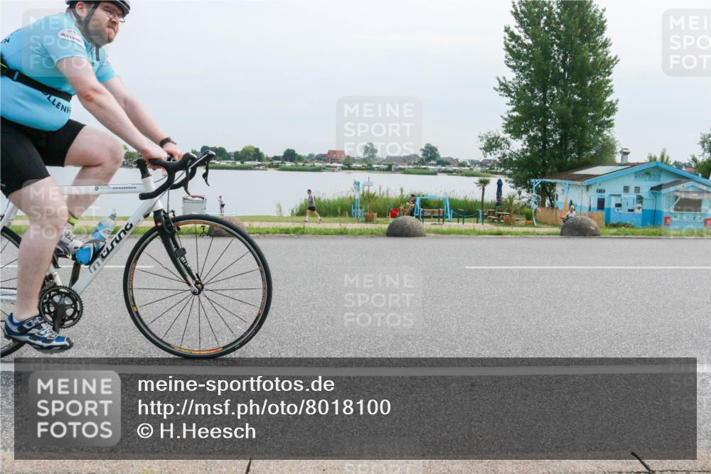 15.06.2025 - 27. Vierlanden-Triathlon H.Heesch http://msf.ph/oto/8018100 15.06.2025 11:14:30 Radfahren 19, 380, 663, 855 meine-sportfotos.de