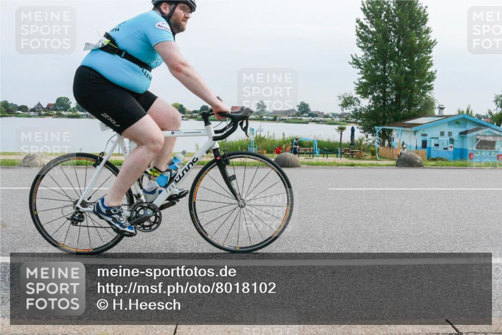 15.06.2025 - 27. Vierlanden-Triathlon H.Heesch http://msf.ph/oto/8018102 15.06.2025 11:14:30 Radfahren 19, 380, 663, 855 meine-sportfotos.de