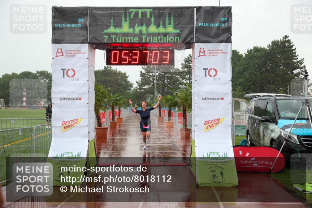 15.06.2025 - 7 Türme Triathlon Michael Strokosch http://msf.ph/oto/8018112 15.06.2025 15:37:03 Ziel 298, 339 meine-sportfotos.de