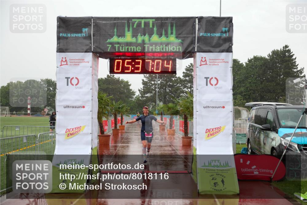 15.06.2025 - 7 Türme Triathlon Michael Strokosch http://msf.ph/oto/8018116 15.06.2025 15:37:03 Ziel 298, 339 meine-sportfotos.de