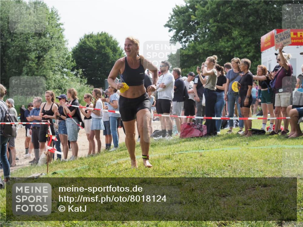 15.06.2025 - 27. Vierlanden-Triathlon KatJ http://msf.ph/oto/8018124 15.06.2025 10:17:25 Schwimmen 529, 575, 581, 582, 584, 594 meine-sportfotos.de