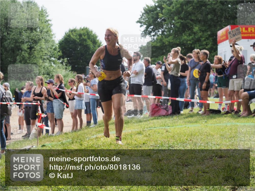 15.06.2025 - 27. Vierlanden-Triathlon KatJ http://msf.ph/oto/8018136 15.06.2025 10:17:25 Schwimmen 529, 575, 581, 582, 584, 594 meine-sportfotos.de