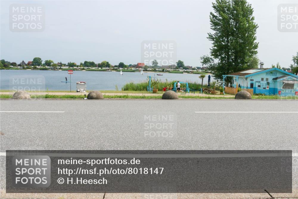 21.06.2025 - 27. Vierlanden-Triathlon H.Heesch http://msf.ph/oto/8018147 15.06.2025 12:00:10 Radfahren 825 meine-sportfotos.de