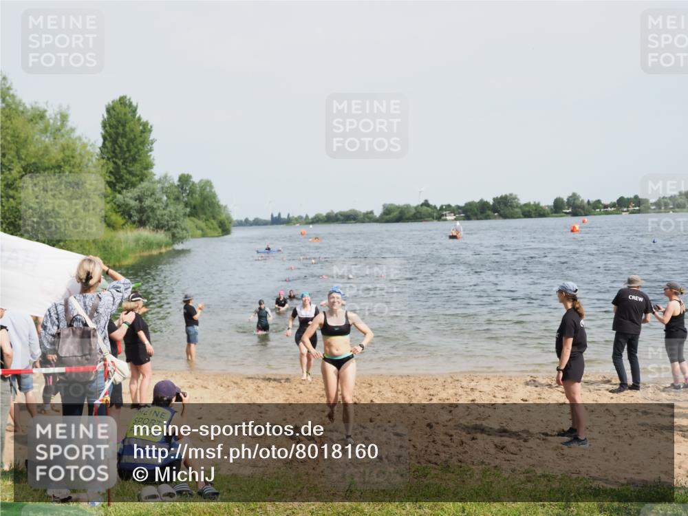 21.06.2025 - 27. Vierlanden-Triathlon MichiJ http://msf.ph/oto/8018160 15.06.2026 10:18:24 Schwimmen 495, 533, 535, 568, 586, 621 meine-sportfotos.de
