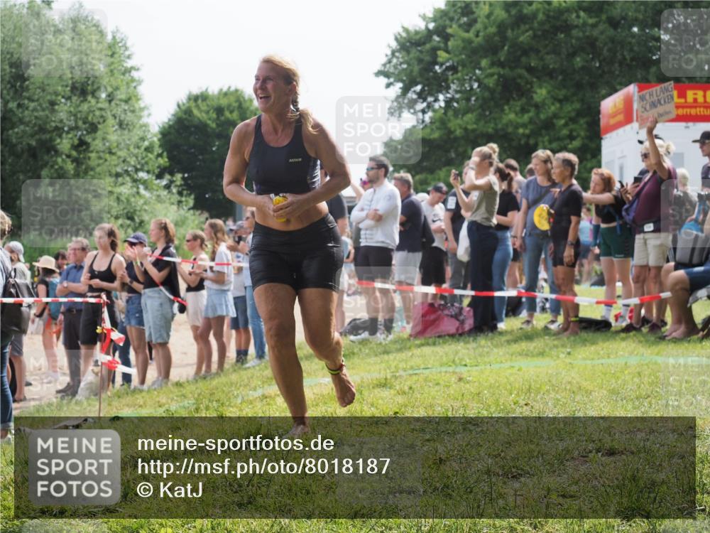 15.06.2025 - 27. Vierlanden-Triathlon KatJ http://msf.ph/oto/8018187 15.06.2025 10:17:25 Schwimmen 529, 575, 581, 582, 584, 594 meine-sportfotos.de