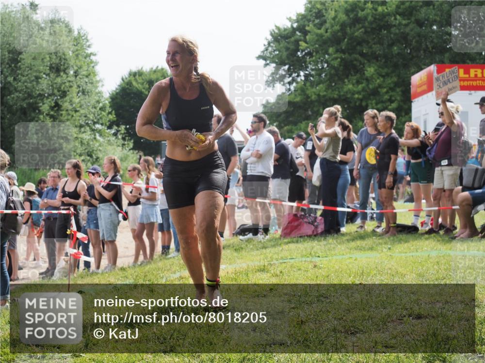 15.06.2025 - 27. Vierlanden-Triathlon KatJ http://msf.ph/oto/8018205 15.06.2025 10:17:25 Schwimmen 529, 575, 581, 582, 584, 594 meine-sportfotos.de