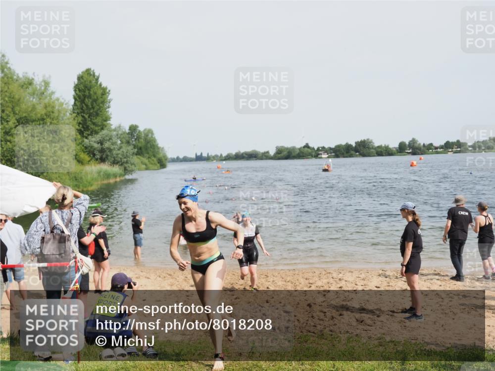 21.06.2025 - 27. Vierlanden-Triathlon MichiJ http://msf.ph/oto/8018208 15.06.2026 10:18:25 Schwimmen 495, 533, 535, 586, 621, 628 meine-sportfotos.de