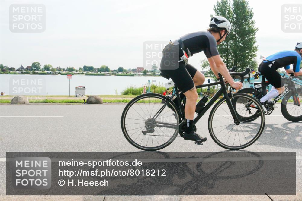 15.06.2025 - 27. Vierlanden-Triathlon H.Heesch http://msf.ph/oto/8018212 15.06.2025 09:25:51 Radfahren 18, 106, 215 meine-sportfotos.de