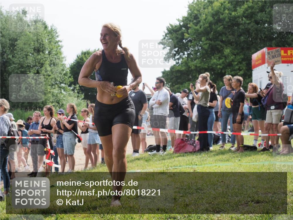 15.06.2025 - 27. Vierlanden-Triathlon KatJ http://msf.ph/oto/8018221 15.06.2025 10:17:25 Schwimmen 529, 575, 581, 582, 584, 594 meine-sportfotos.de