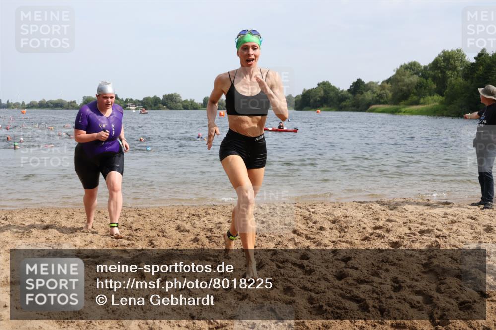 15.06.2025 - 27. Vierlanden-Triathlon Lena Gebhardt http://msf.ph/oto/8018225 15.06.2025 10:16:31 Schwimmen 477, 487, 491, 494, 499, 526, 549, 574, 614, 634 meine-sportfotos.de