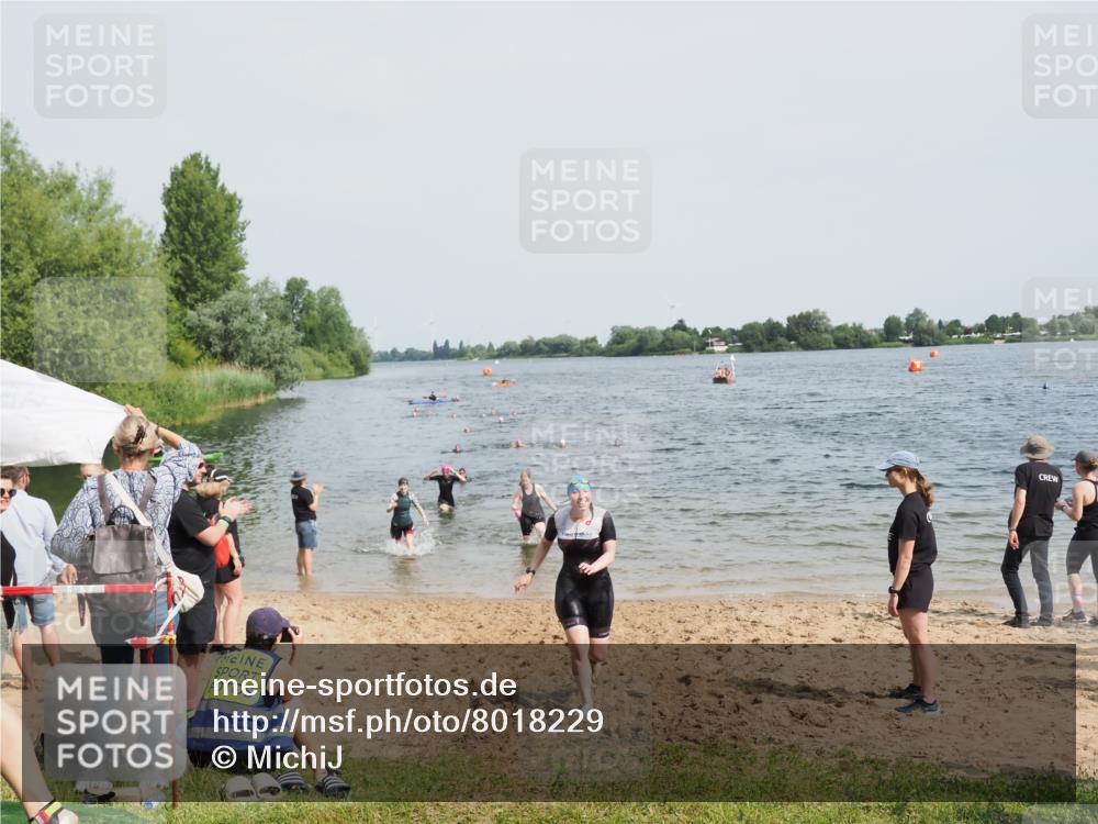 21.06.2025 - 27. Vierlanden-Triathlon MichiJ http://msf.ph/oto/8018229 15.06.2026 10:18:26 Schwimmen 495, 533, 535, 586, 621, 628 meine-sportfotos.de