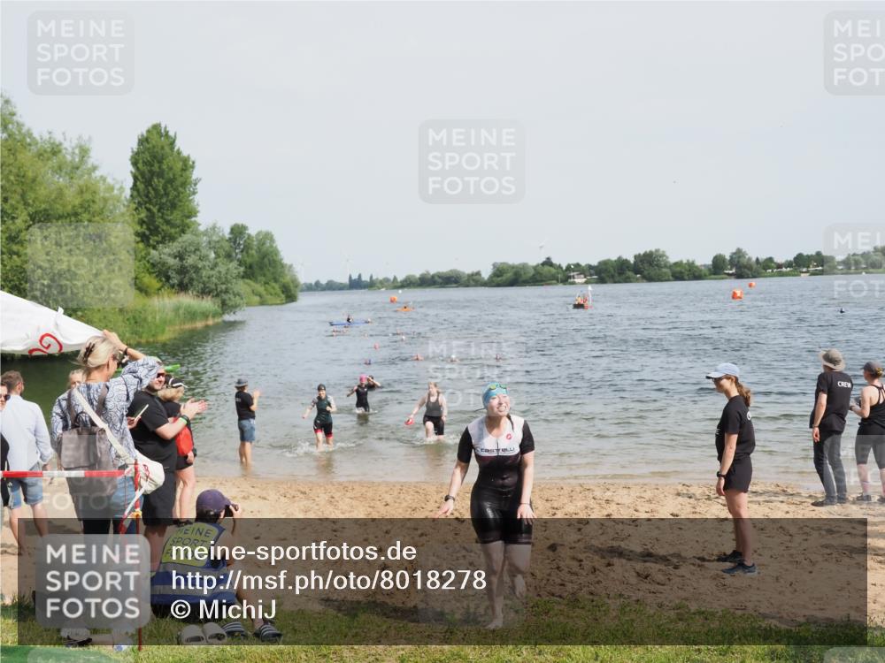 21.06.2025 - 27. Vierlanden-Triathlon MichiJ http://msf.ph/oto/8018278 15.06.2026 10:18:27 Schwimmen 495, 533, 535, 621, 628 meine-sportfotos.de