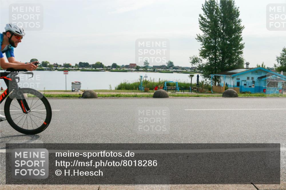 15.06.2025 - 27. Vierlanden-Triathlon H.Heesch http://msf.ph/oto/8018286 15.06.2025 09:28:30 Radfahren 113, 154 meine-sportfotos.de