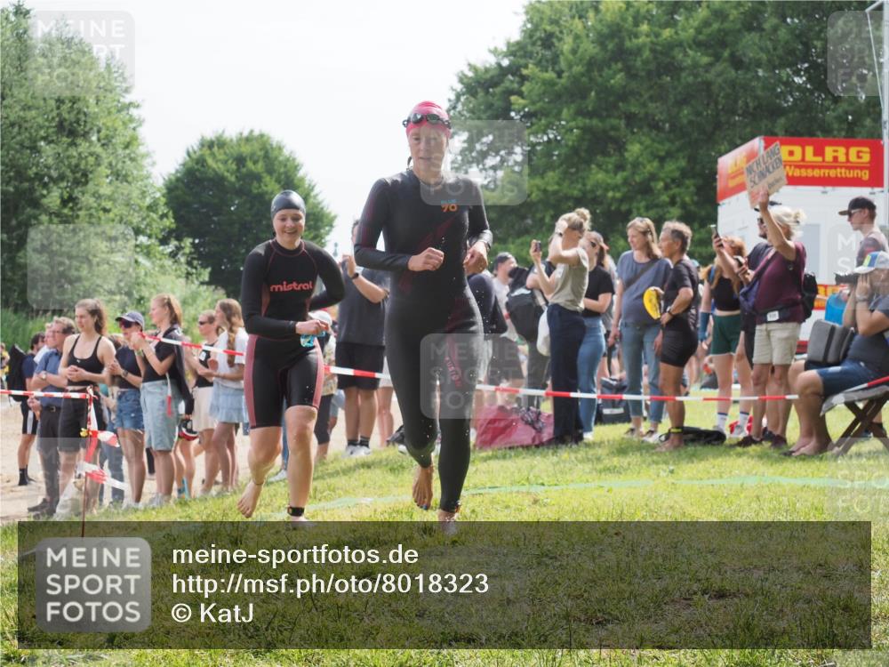 15.06.2025 - 27. Vierlanden-Triathlon KatJ http://msf.ph/oto/8018323 15.06.2025 10:17:32 Schwimmen 485, 488, 492, 519, 529, 532, 557, 572, 582, 584, 588, 594, 626 meine-sportfotos.de