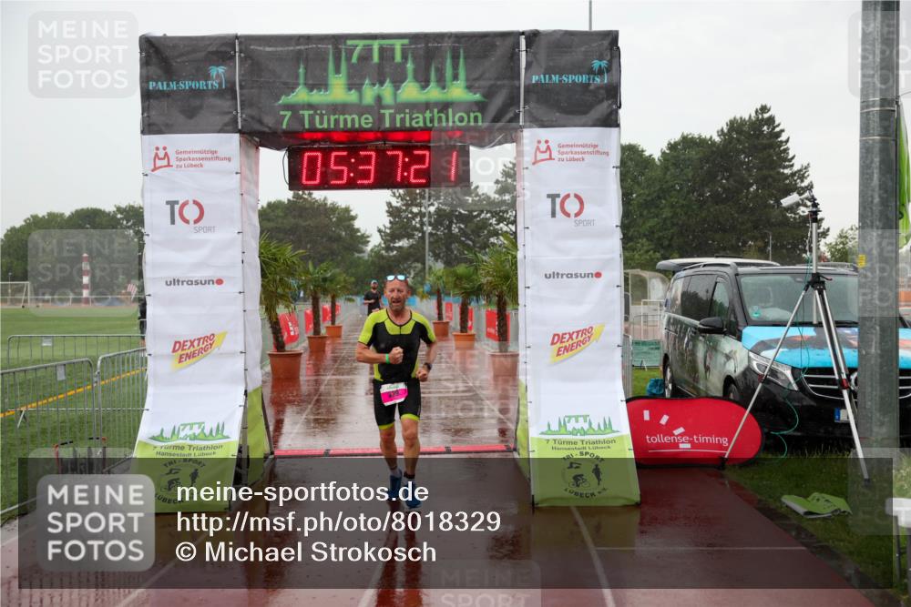 15.06.2025 - 7 Türme Triathlon Michael Strokosch http://msf.ph/oto/8018329 15.06.2025 15:37:21 Ziel  meine-sportfotos.de