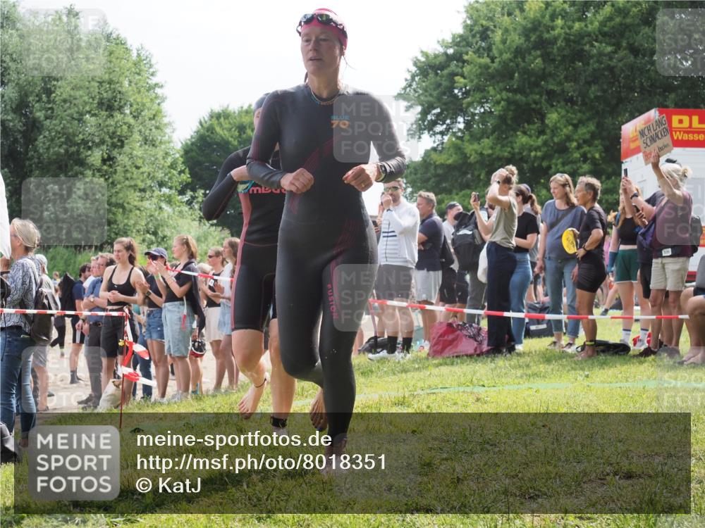 15.06.2025 - 27. Vierlanden-Triathlon KatJ http://msf.ph/oto/8018351 15.06.2025 10:17:33 Schwimmen 485, 488, 492, 519, 529, 532, 557, 562, 572, 582, 584, 588, 594, 626 meine-sportfotos.de