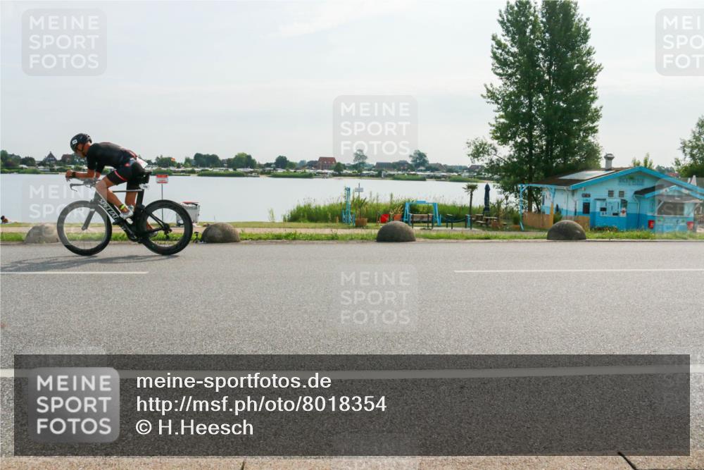 15.06.2025 - 27. Vierlanden-Triathlon H.Heesch http://msf.ph/oto/8018354 15.06.2025 09:30:05 Radfahren 109, 115, 139 meine-sportfotos.de