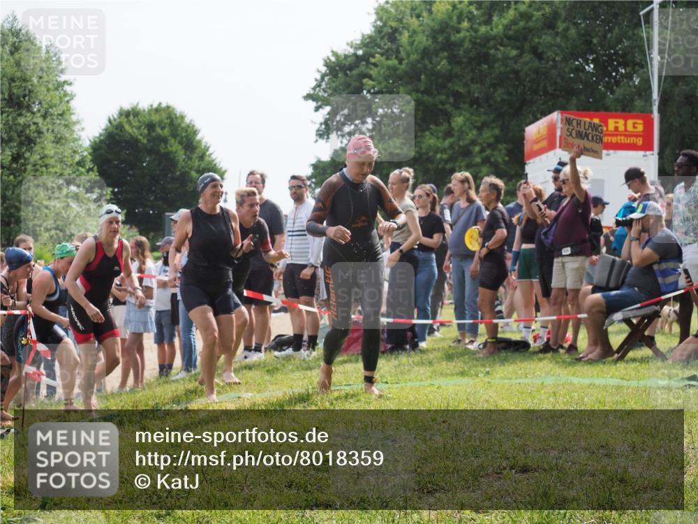 15.06.2025 - 27. Vierlanden-Triathlon KatJ http://msf.ph/oto/8018359 15.06.2025 10:17:36 Schwimmen 485, 488, 492, 519, 529, 532, 537, 552, 557, 562, 572, 582, 588, 594, 626 meine-sportfotos.de