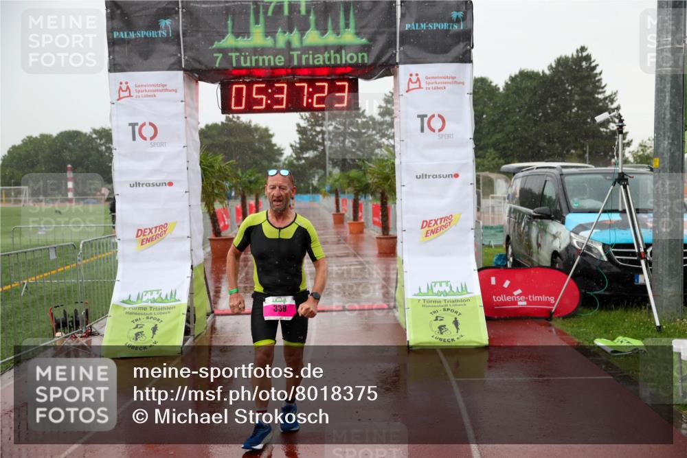 15.06.2025 - 7 Türme Triathlon Michael Strokosch http://msf.ph/oto/8018375 15.06.2025 15:37:22 Ziel  meine-sportfotos.de