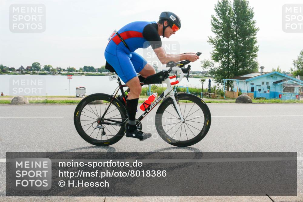 15.06.2025 - 27. Vierlanden-Triathlon H.Heesch http://msf.ph/oto/8018386 15.06.2025 09:30:17 Radfahren 144 meine-sportfotos.de