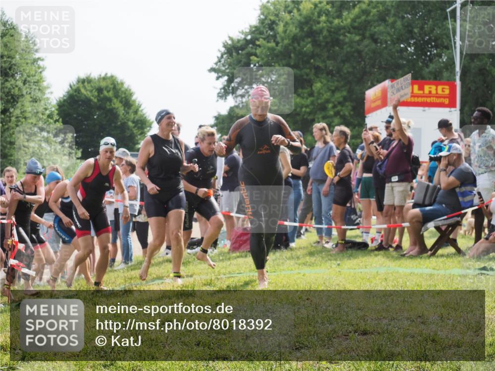 15.06.2025 - 27. Vierlanden-Triathlon KatJ http://msf.ph/oto/8018392 15.06.2025 10:17:37 Schwimmen 485, 488, 492, 493, 519, 532, 537, 552, 557, 562, 572, 582, 588, 594, 626 meine-sportfotos.de