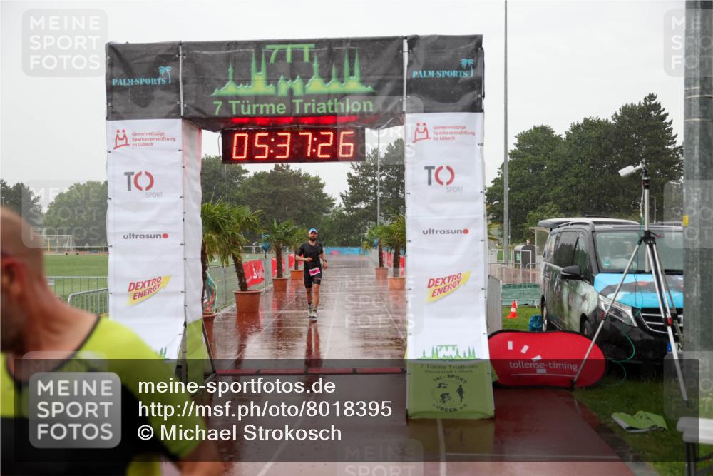 15.06.2025 - 7 Türme Triathlon Michael Strokosch http://msf.ph/oto/8018395 15.06.2025 15:37:26 Ziel 262 meine-sportfotos.de