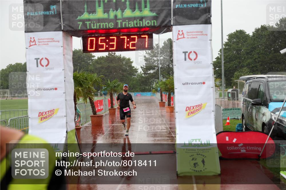 15.06.2025 - 7 Türme Triathlon Michael Strokosch http://msf.ph/oto/8018411 15.06.2025 15:37:26 Ziel 262 meine-sportfotos.de