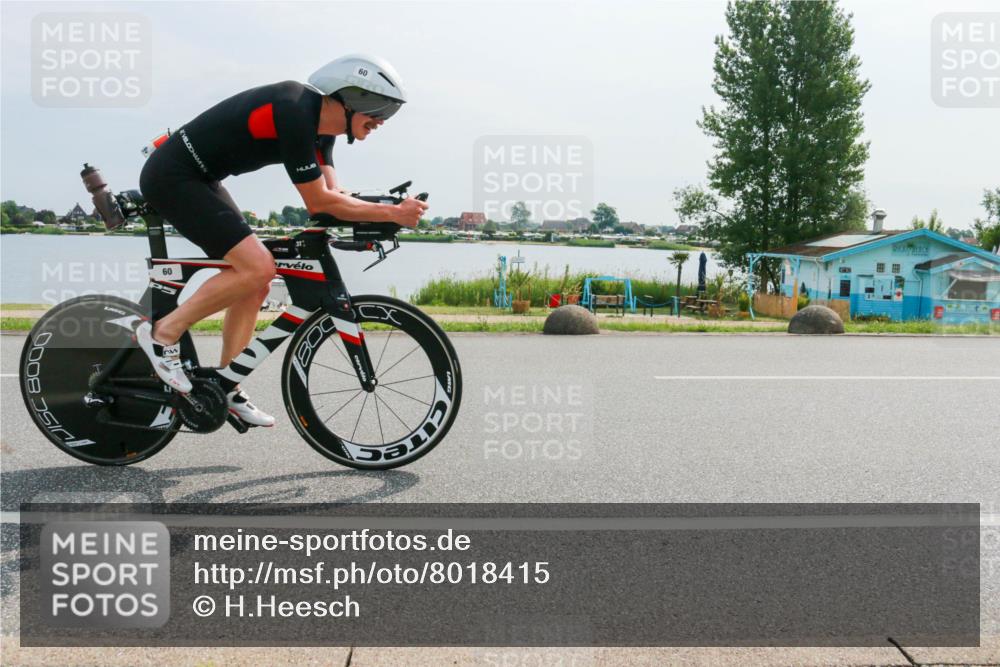 15.06.2025 - 27. Vierlanden-Triathlon H.Heesch http://msf.ph/oto/8018415 15.06.2025 10:17:37 Radfahren 60, 80, 86 meine-sportfotos.de