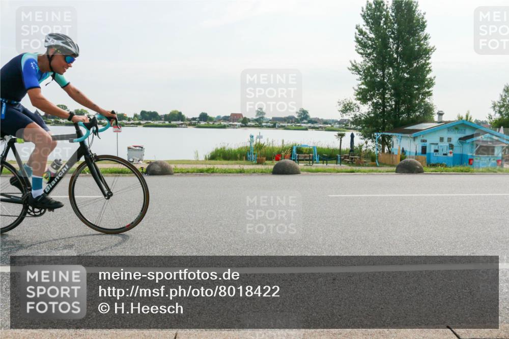 15.06.2025 - 27. Vierlanden-Triathlon H.Heesch http://msf.ph/oto/8018422 15.06.2025 09:31:05 Radfahren 70 meine-sportfotos.de