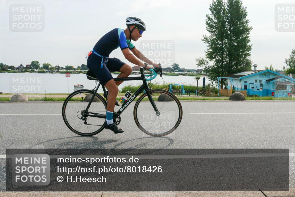 15.06.2025 - 27. Vierlanden-Triathlon H.Heesch http://msf.ph/oto/8018426 15.06.2025 09:31:05 Radfahren 70 meine-sportfotos.de