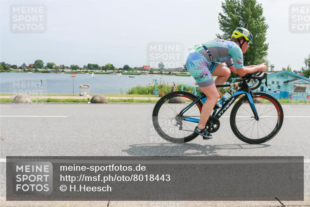 21.06.2025 - 27. Vierlanden-Triathlon H.Heesch http://msf.ph/oto/8018443 15.06.2025 12:00:22 Radfahren 930, 939 meine-sportfotos.de