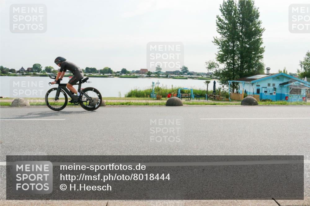15.06.2025 - 27. Vierlanden-Triathlon H.Heesch http://msf.ph/oto/8018444 15.06.2025 09:31:23 Radfahren 13, 127, 148 meine-sportfotos.de