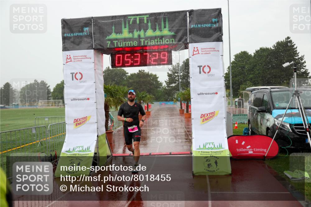 15.06.2025 - 7 Türme Triathlon Michael Strokosch http://msf.ph/oto/8018455 15.06.2025 15:37:29 Ziel 262 meine-sportfotos.de