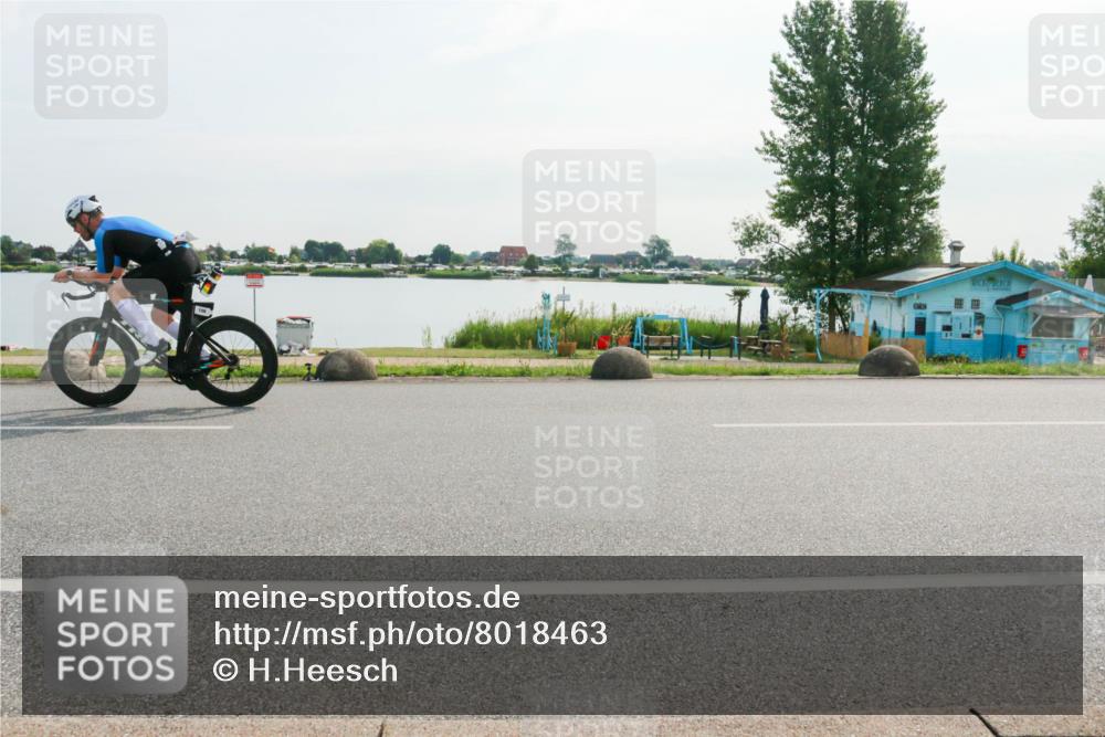 15.06.2025 - 27. Vierlanden-Triathlon H.Heesch http://msf.ph/oto/8018463 15.06.2025 09:31:41 Radfahren 106, 133 meine-sportfotos.de
