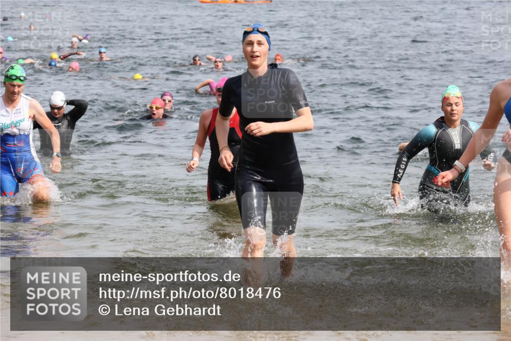 15.06.2025 - 27. Vierlanden-Triathlon Lena Gebhardt http://msf.ph/oto/8018476 15.06.2025 10:16:42 Schwimmen 501, 516, 549, 595, 604, 633 meine-sportfotos.de