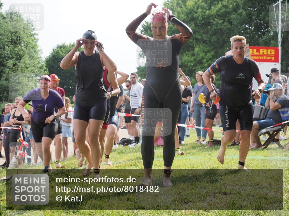 15.06.2025 - 27. Vierlanden-Triathlon KatJ http://msf.ph/oto/8018482 15.06.2025 10:17:39 Schwimmen 485, 488, 492, 493, 519, 532, 537, 552, 557, 562, 572, 582, 588, 594, 626 meine-sportfotos.de