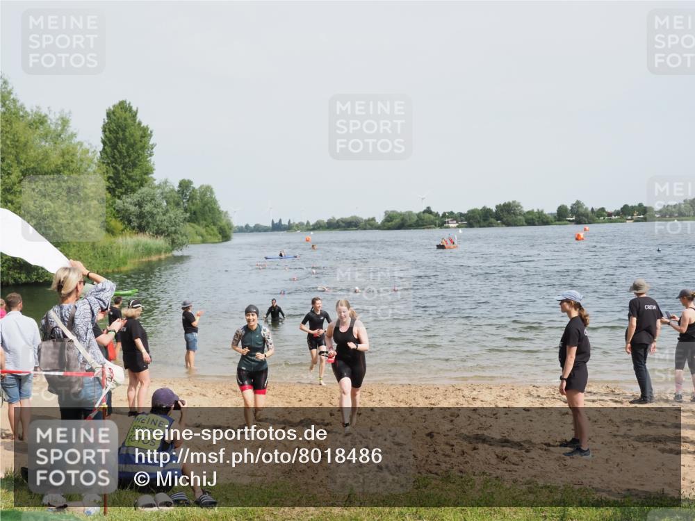 21.06.2025 - 27. Vierlanden-Triathlon MichiJ http://msf.ph/oto/8018486 15.06.2026 10:18:31 Schwimmen 495, 533, 535, 621, 628 meine-sportfotos.de