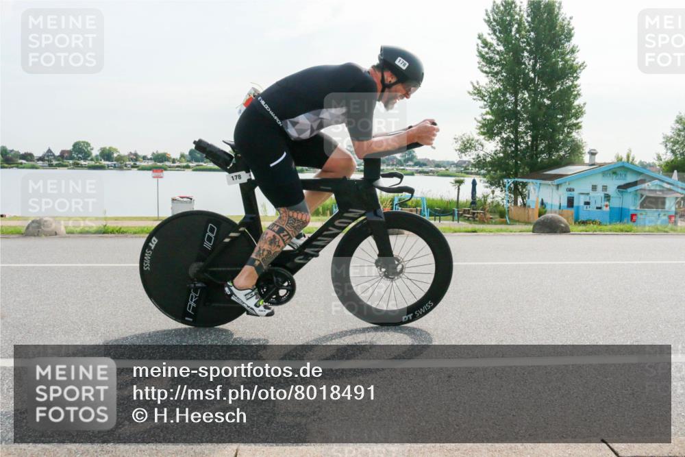 15.06.2025 - 27. Vierlanden-Triathlon H.Heesch http://msf.ph/oto/8018491 15.06.2025 09:31:59 Radfahren 93, 178, 185 meine-sportfotos.de