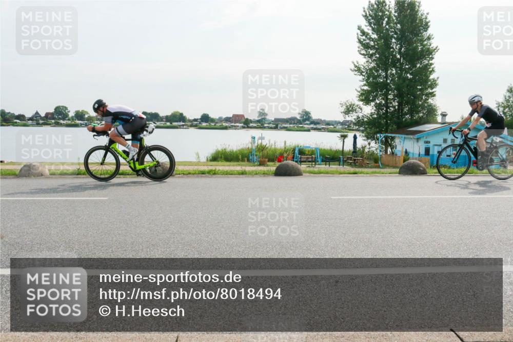 15.06.2025 - 27. Vierlanden-Triathlon H.Heesch http://msf.ph/oto/8018494 15.06.2025 09:32:01 Radfahren 18, 38, 93, 178, 185 meine-sportfotos.de