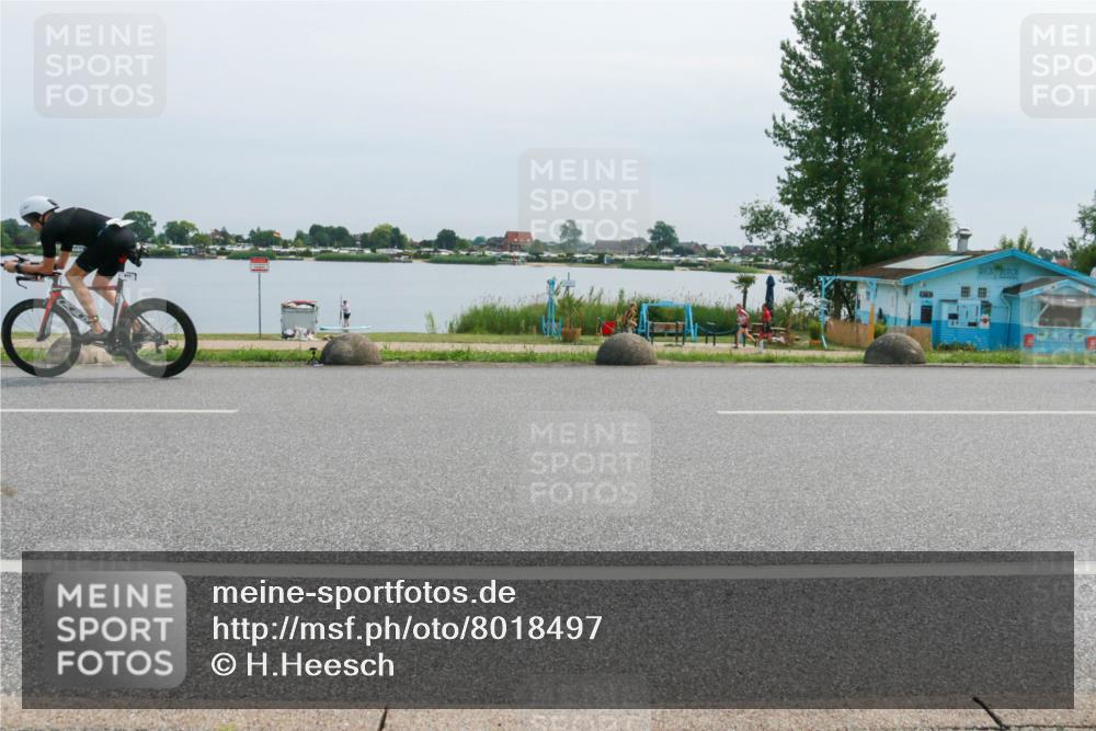 15.06.2025 - 27. Vierlanden-Triathlon H.Heesch http://msf.ph/oto/8018497 15.06.2025 11:15:20 Radfahren 687, 817, 853, 862 meine-sportfotos.de