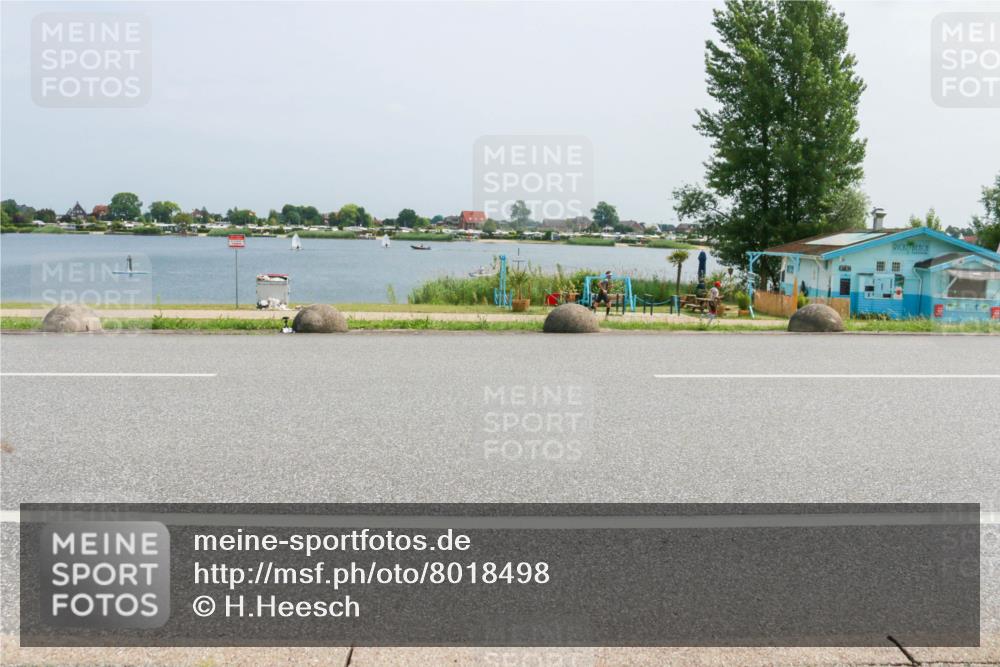 21.06.2025 - 27. Vierlanden-Triathlon H.Heesch http://msf.ph/oto/8018498 15.06.2025 12:00:23 Radfahren 930, 939 meine-sportfotos.de