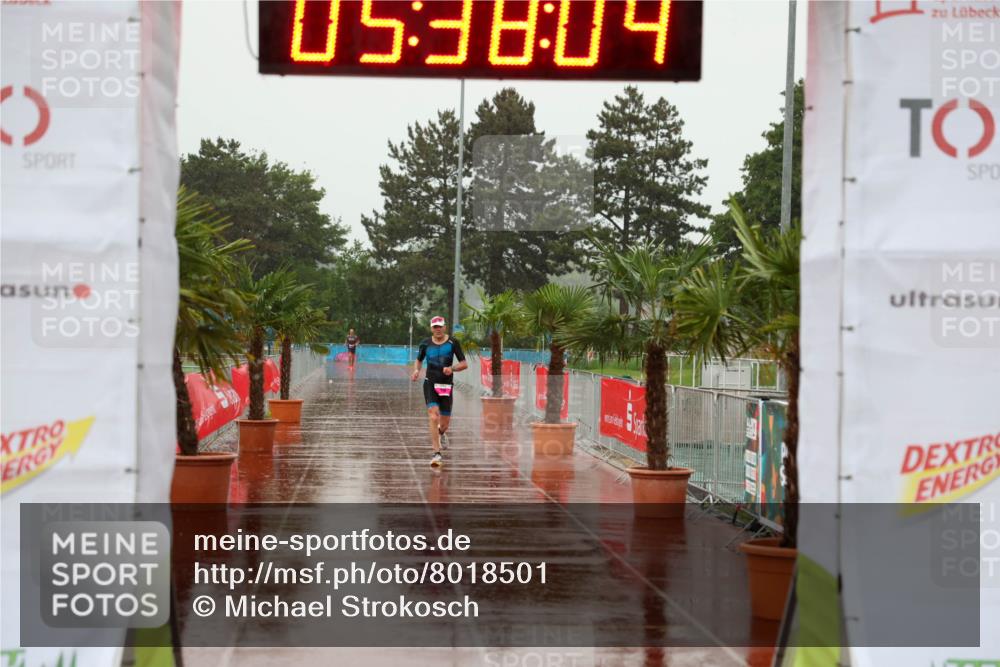 15.06.2025 - 7 Türme Triathlon Michael Strokosch http://msf.ph/oto/8018501 15.06.2025 15:38:04 Ziel  meine-sportfotos.de
