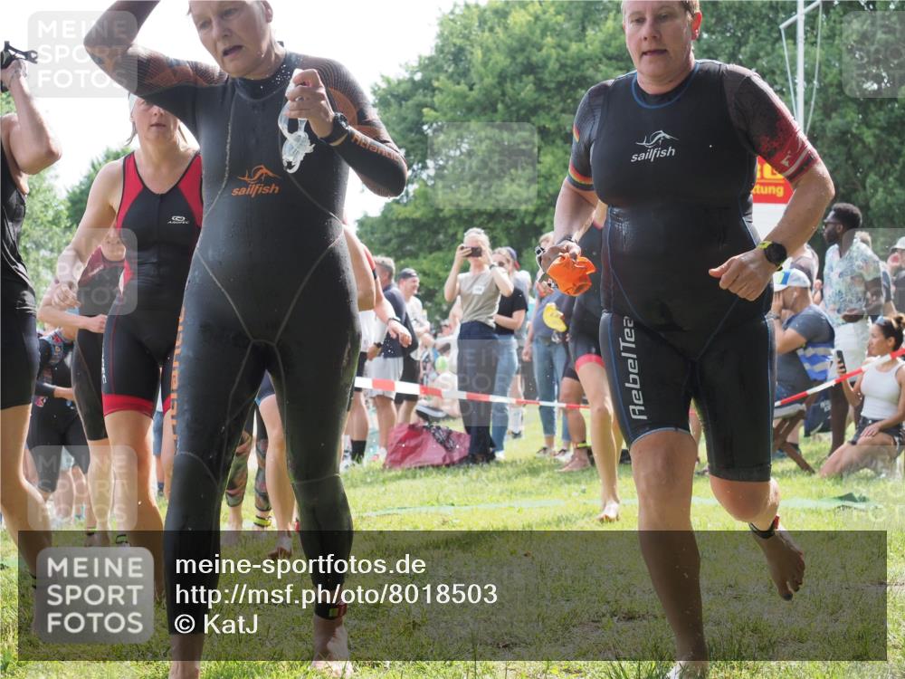 15.06.2025 - 27. Vierlanden-Triathlon KatJ http://msf.ph/oto/8018503 15.06.2025 10:17:40 Schwimmen 485, 488, 492, 493, 519, 532, 537, 552, 557, 562, 572, 582, 588, 594, 626 meine-sportfotos.de