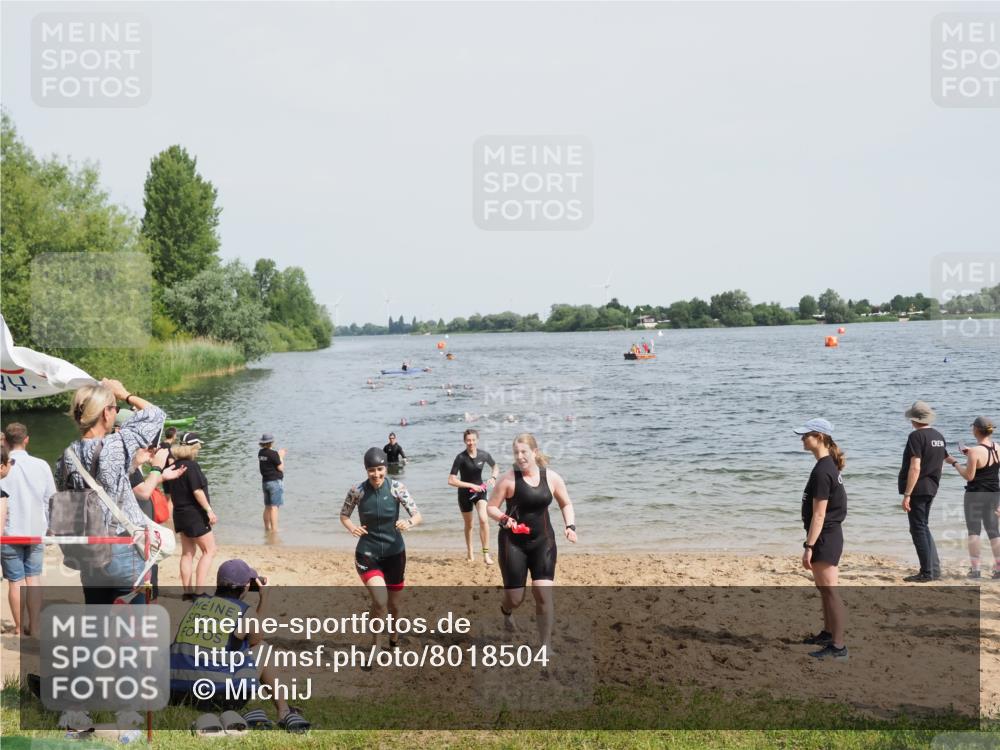 21.06.2025 - 27. Vierlanden-Triathlon MichiJ http://msf.ph/oto/8018504 15.06.2026 10:18:32 Schwimmen 495, 533, 535, 621, 628 meine-sportfotos.de