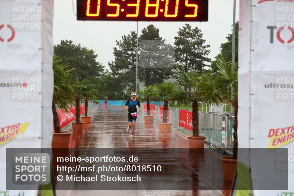 15.06.2025 - 7 Türme Triathlon Michael Strokosch http://msf.ph/oto/8018510 15.06.2025 15:38:04 Ziel  meine-sportfotos.de