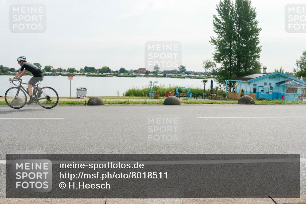 15.06.2025 - 27. Vierlanden-Triathlon H.Heesch http://msf.ph/oto/8018511 15.06.2025 09:32:01 Radfahren 18, 38, 93, 178, 185 meine-sportfotos.de
