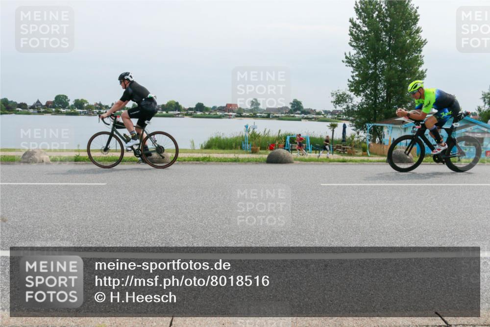 15.06.2025 - 27. Vierlanden-Triathlon H.Heesch http://msf.ph/oto/8018516 15.06.2025 11:15:21 Radfahren 687, 817, 853, 862 meine-sportfotos.de